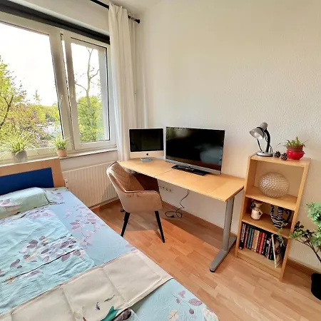 Apartment Cozy 2-room-apartment On Zoo Park In District 2