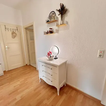 Cozy 2-room-apartment On Zoo Park In District 2 Apartment Dusseldorf