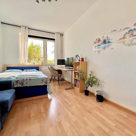 Cozy 2-room-apartment On Zoo Park In District 2