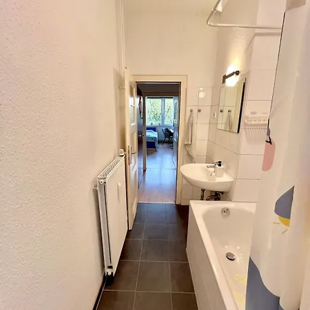 Cozy 2-room-apartment On Zoo Park In District 2 Dusseldorf